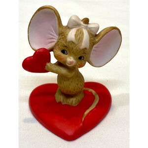 VTG. Lefton Porcelain Mouse On Heart Giving Away His Heart Figurine